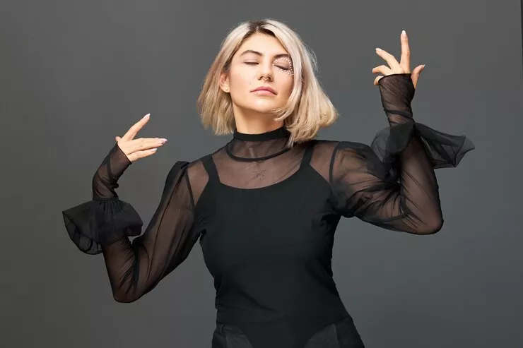 Quelle taille choisir pour un body noir à manche longue transparent pour femme ?, Cergy-Pontoise, WISDOM